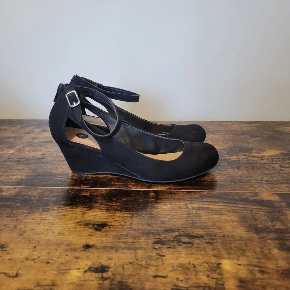 Dressbarn Black Women's Wedge Shoes Size 6.5